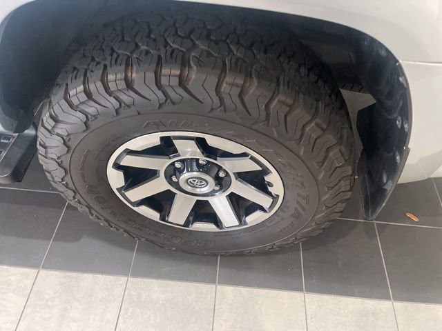 Used 2020 Toyota 4Runner TRD Off-Road Premium image 9