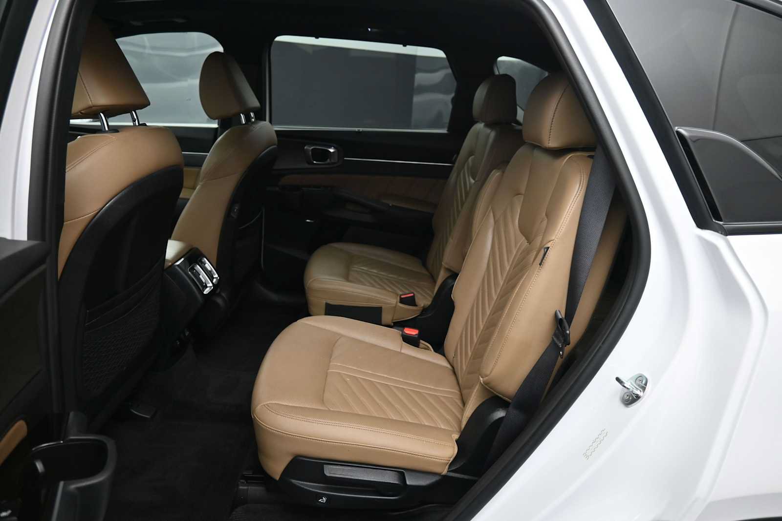 Certified 2024 Kia Sorento SX Prestige w/ Olive Brown Leather Package AWD/4WD image 21