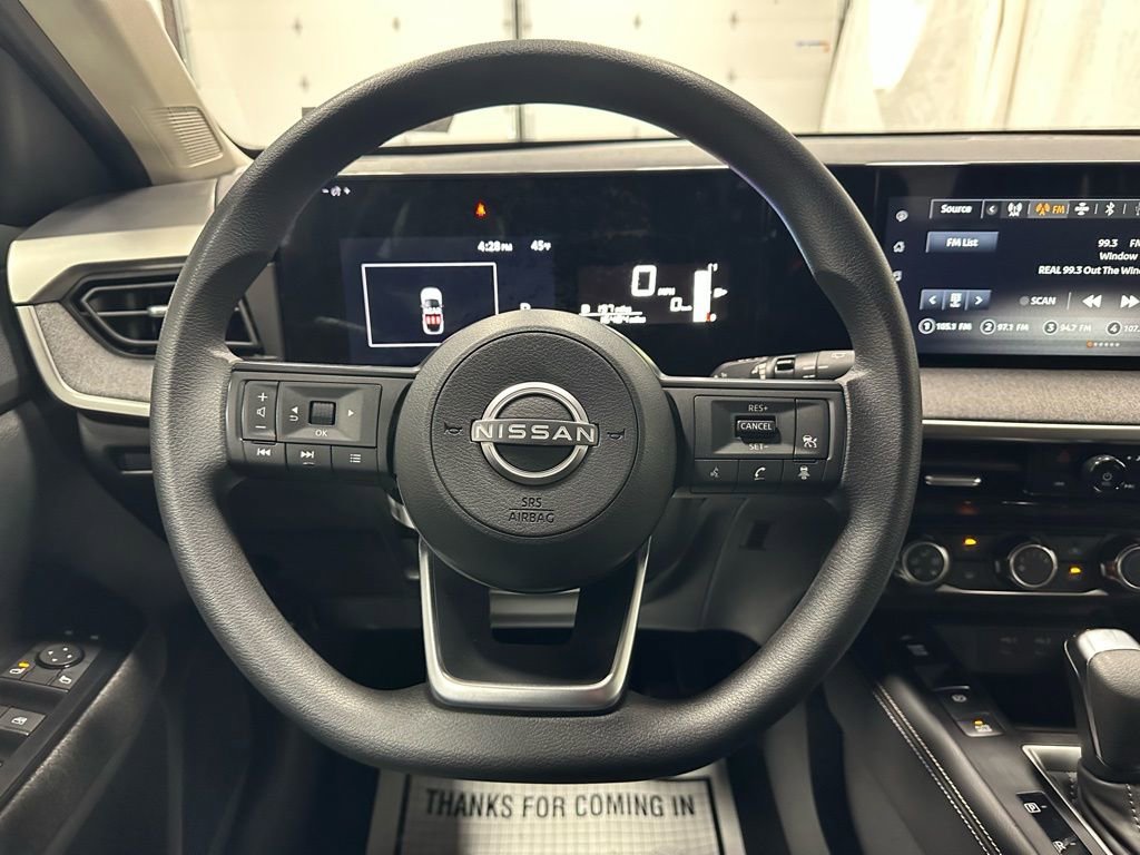 Used 2025 Nissan Kicks SV AWD/4WD image 18