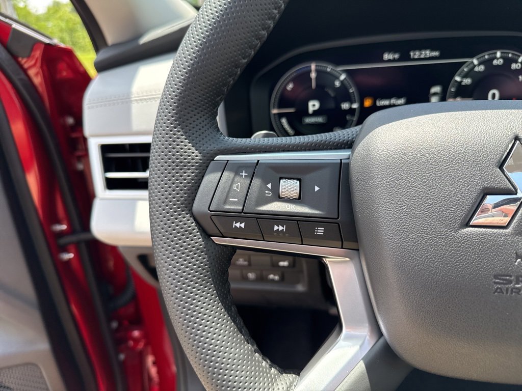 New 2025 Mitsubishi Outlander SEL image 33