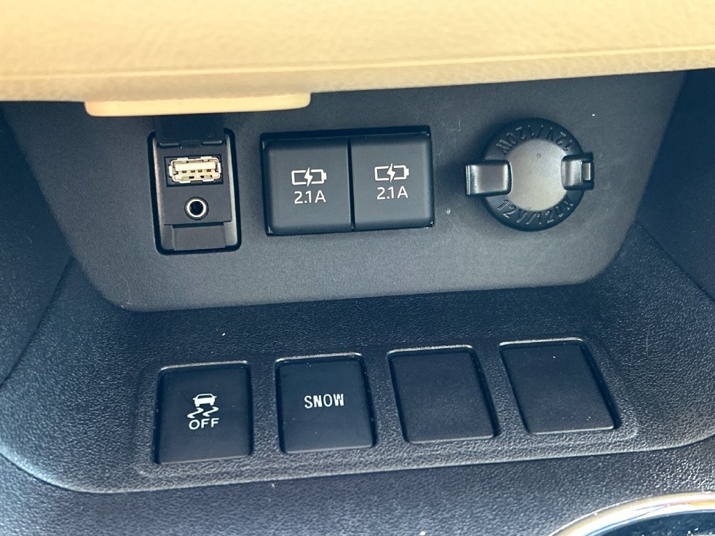 Used 2019 Toyota Highlander XLE FWD image 31