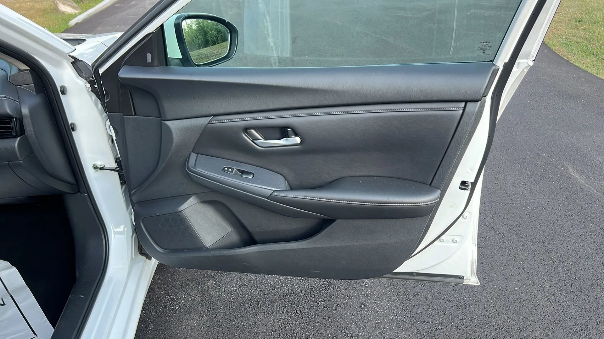 Used 2023 Nissan Sentra SV image 17