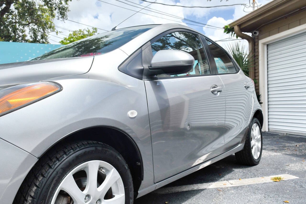 Used 2011 MAZDA MAZDA2 Touring FWD image 6