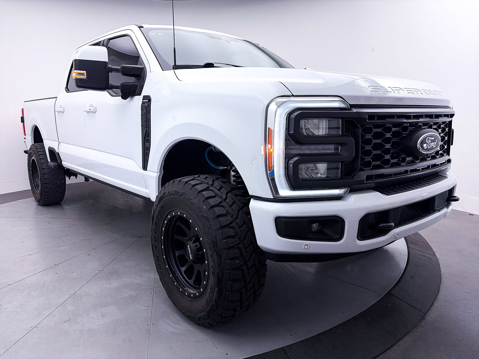 Used 2023 Ford F250 Lariat w/ Lariat Ultimate Package AWD/4WD image 15