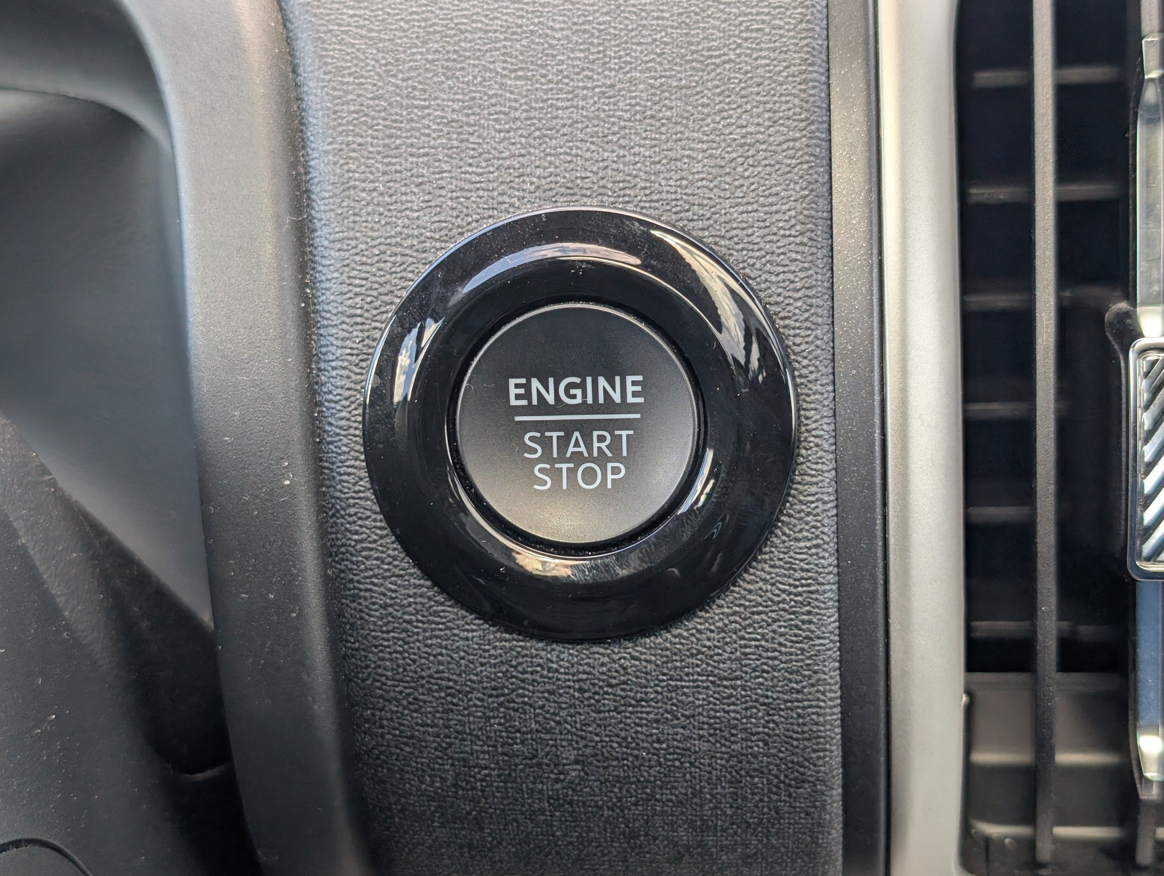 Certified 2025 Ford Expedition Active AWD/4WD image 34