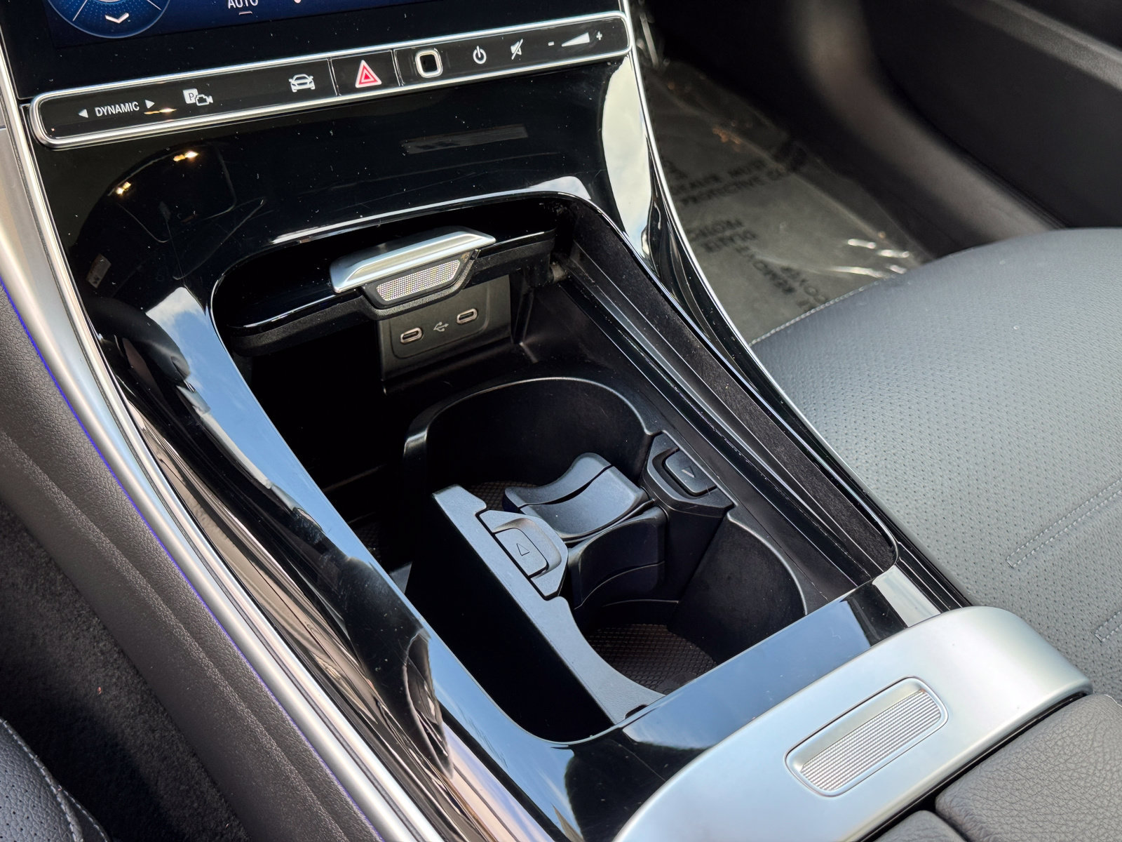 Used 2025 Mercedes-Benz C 300 Sedan image 21