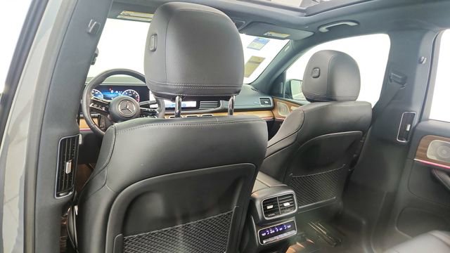 Used 2025 Mercedes-Benz GLS 450 4MATIC image 38