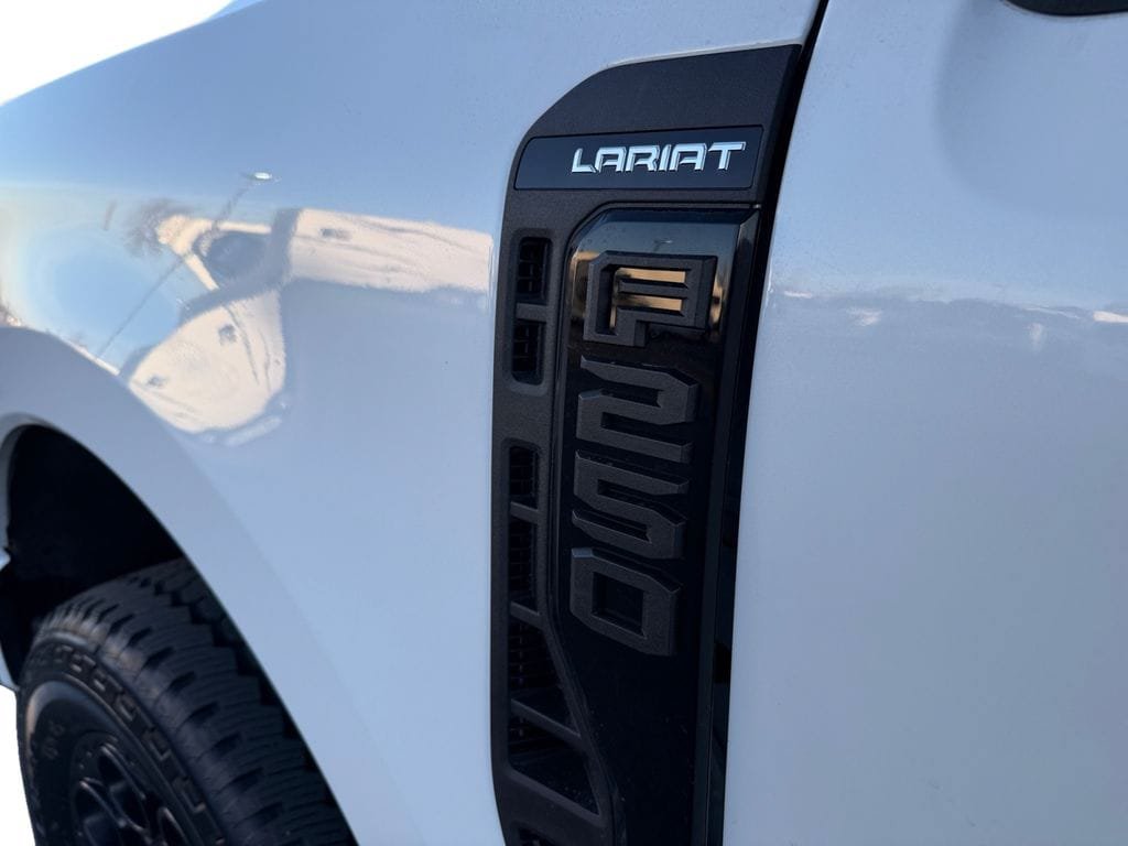 New 2026 Ford F250 Lariat w/ Black Appearance Package AWD/4WD image 24