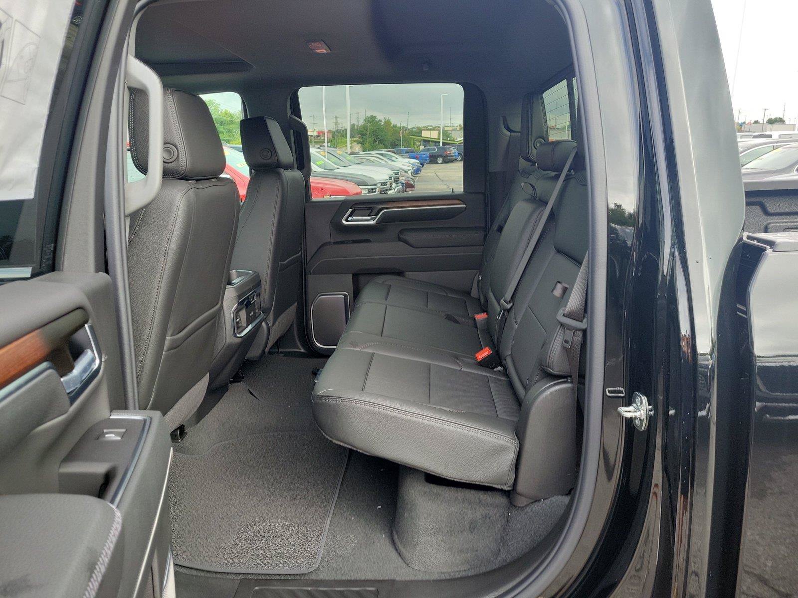 New 2026 GMC Sierra 2500 Denali w/ Denali Reserve Package AWD/4WD image 11
