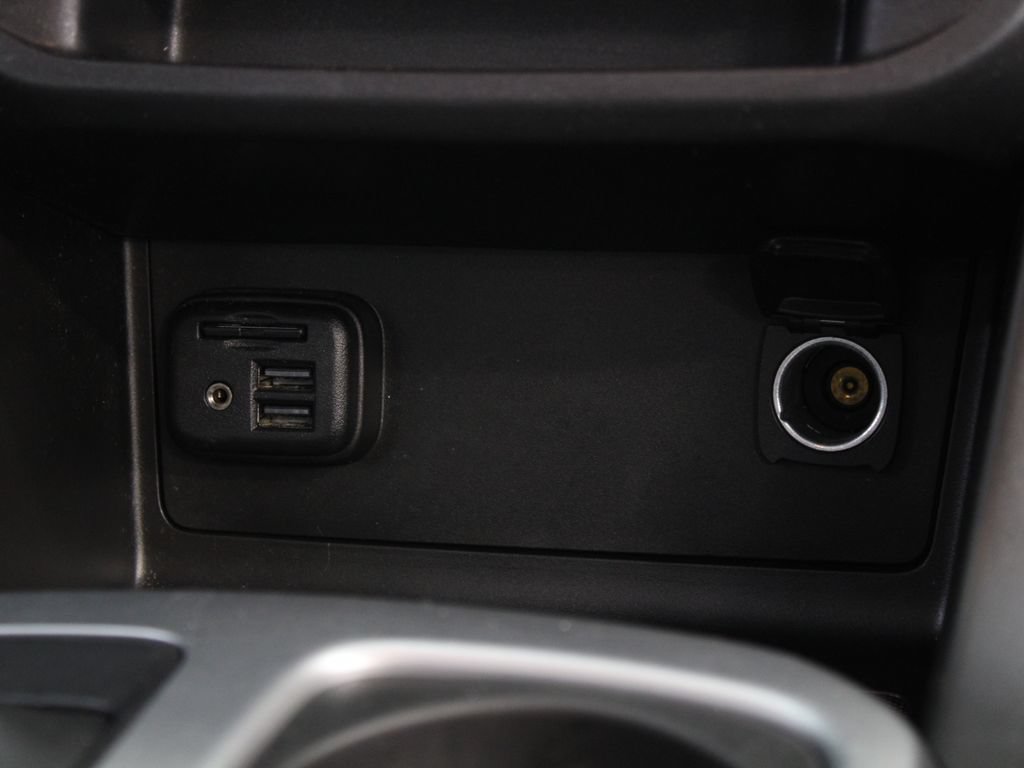 Used 2022 Chevrolet Colorado LT w/ Safety Package RWD image 23