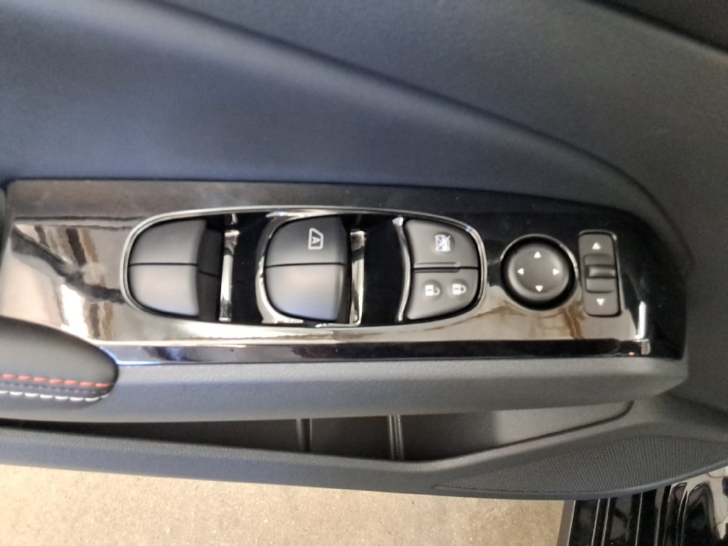 Used 2025 Nissan Altima 2.5 SR w/ SR Premium Package FWD image 18