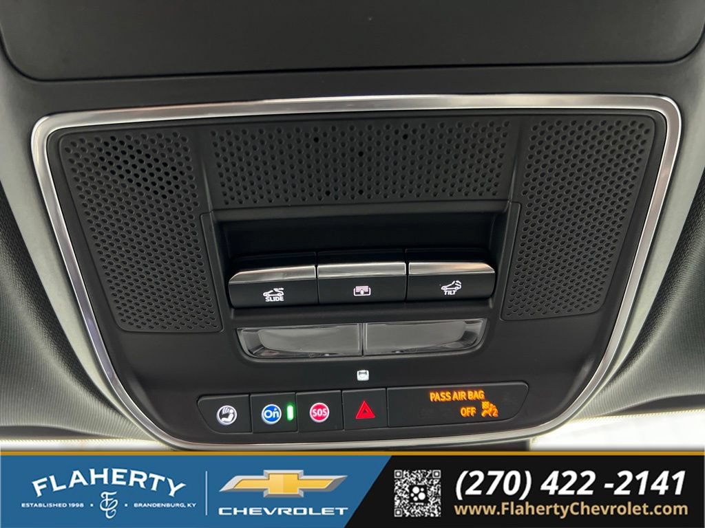 Used 2026 Chevrolet Traverse RS FWD image 35
