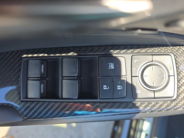 Used 2025 Lexus IS 500 image 27