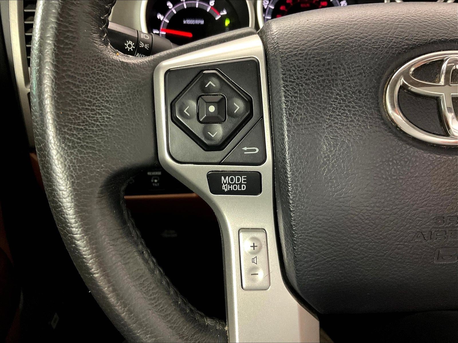 Used 2017 Toyota Sequoia Platinum RWD image 11