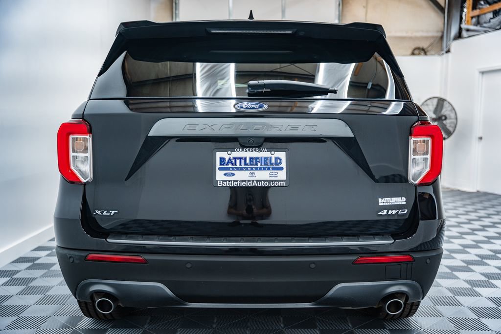 Certified 2021 Ford Explorer XLT w/ Equipment Group 202A image 5