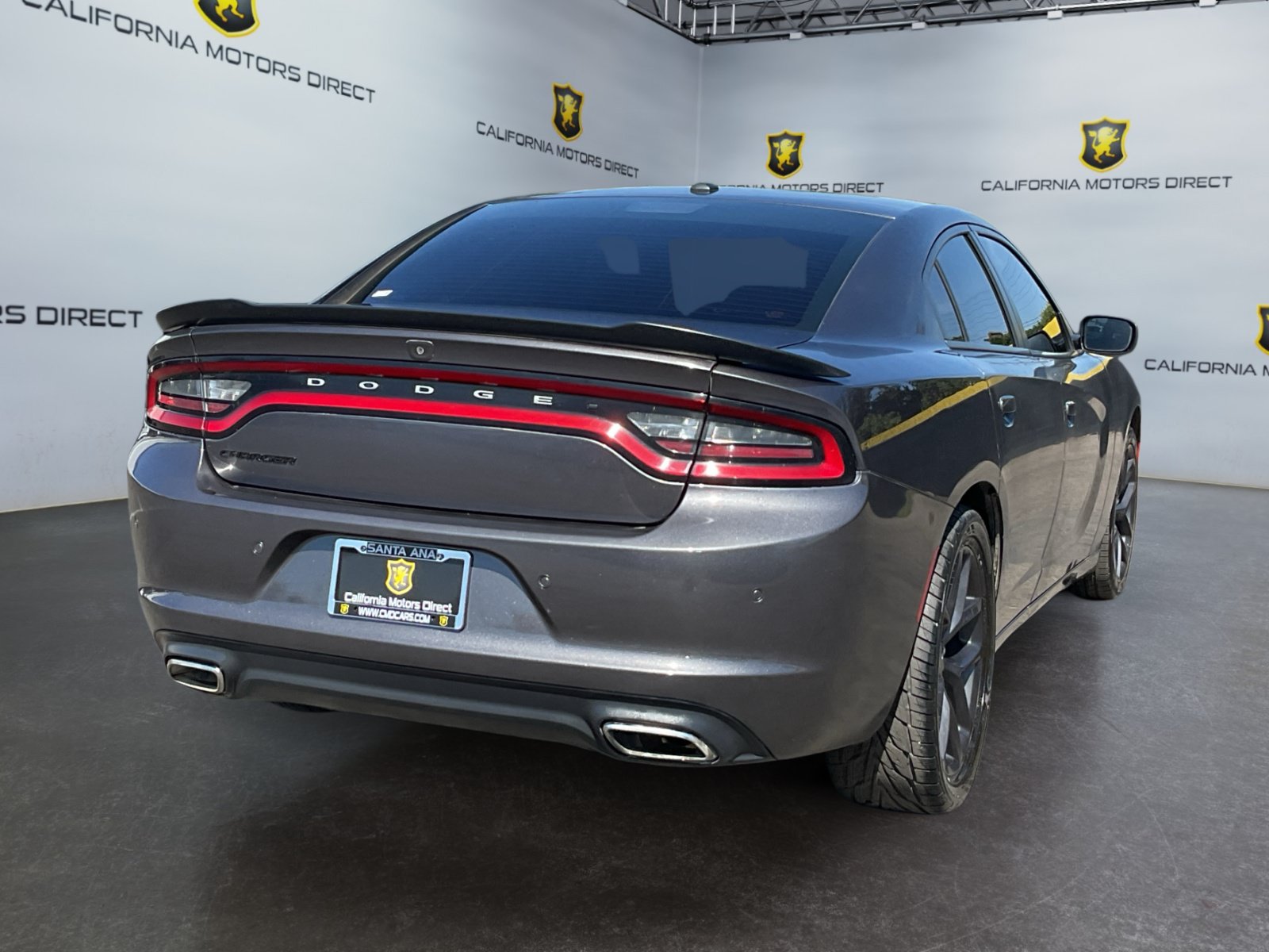 Used 2019 Dodge Charger SXT w/ Plus Group RWD image 5