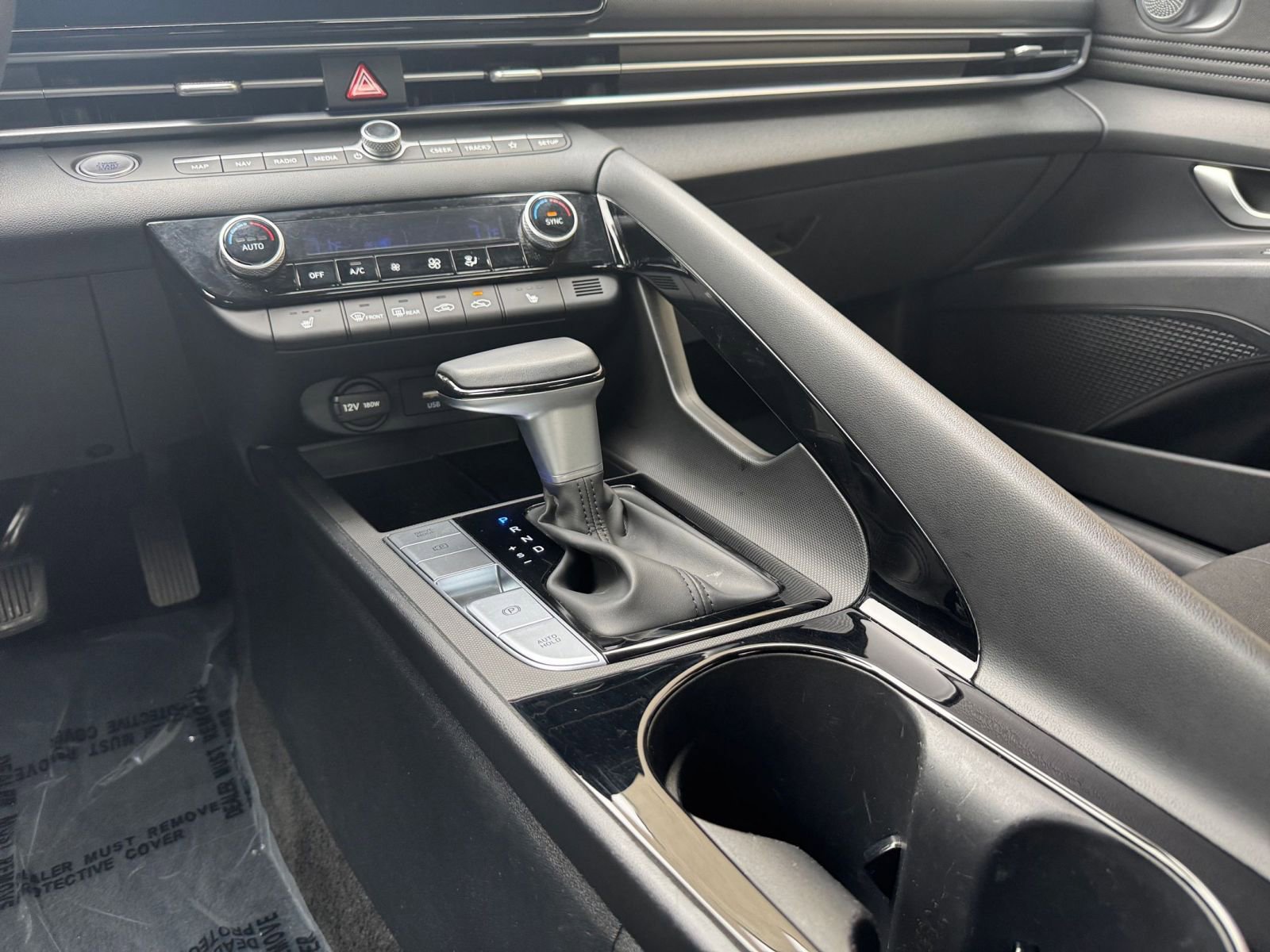 Used 2025 Hyundai Elantra SEL image 42
