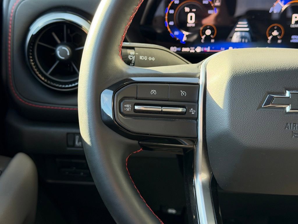 Used 2024 Chevrolet Colorado Z71 w/ Z71 Convenience Package 2 image 18