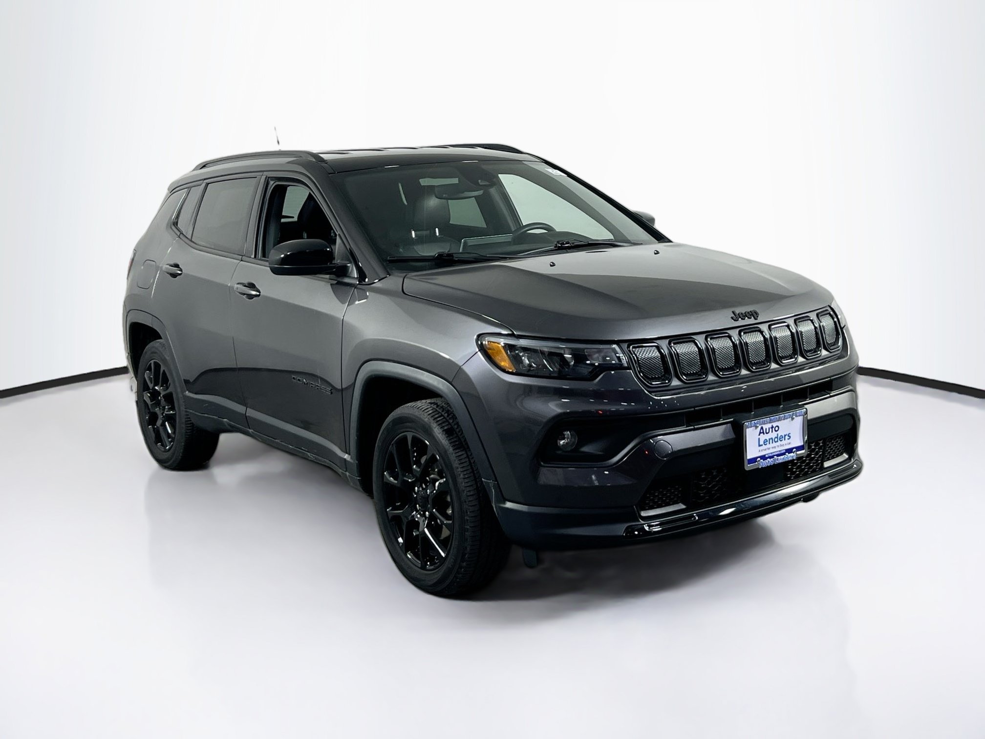 Used 2022 Jeep Compass Latitude w/ Convenience Group AWD/4WD image 3