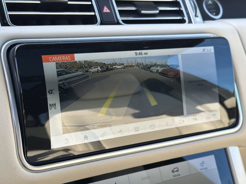 Used 2022 Land Rover Range Rover image 32