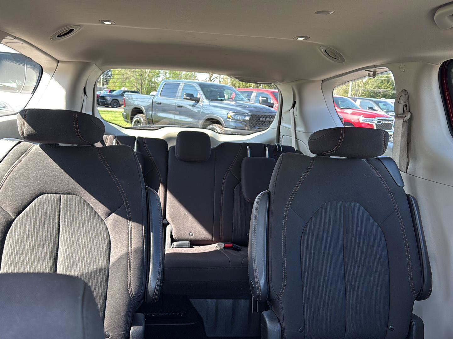 Used 2018 Chrysler Pacifica Touring Plus FWD image 45