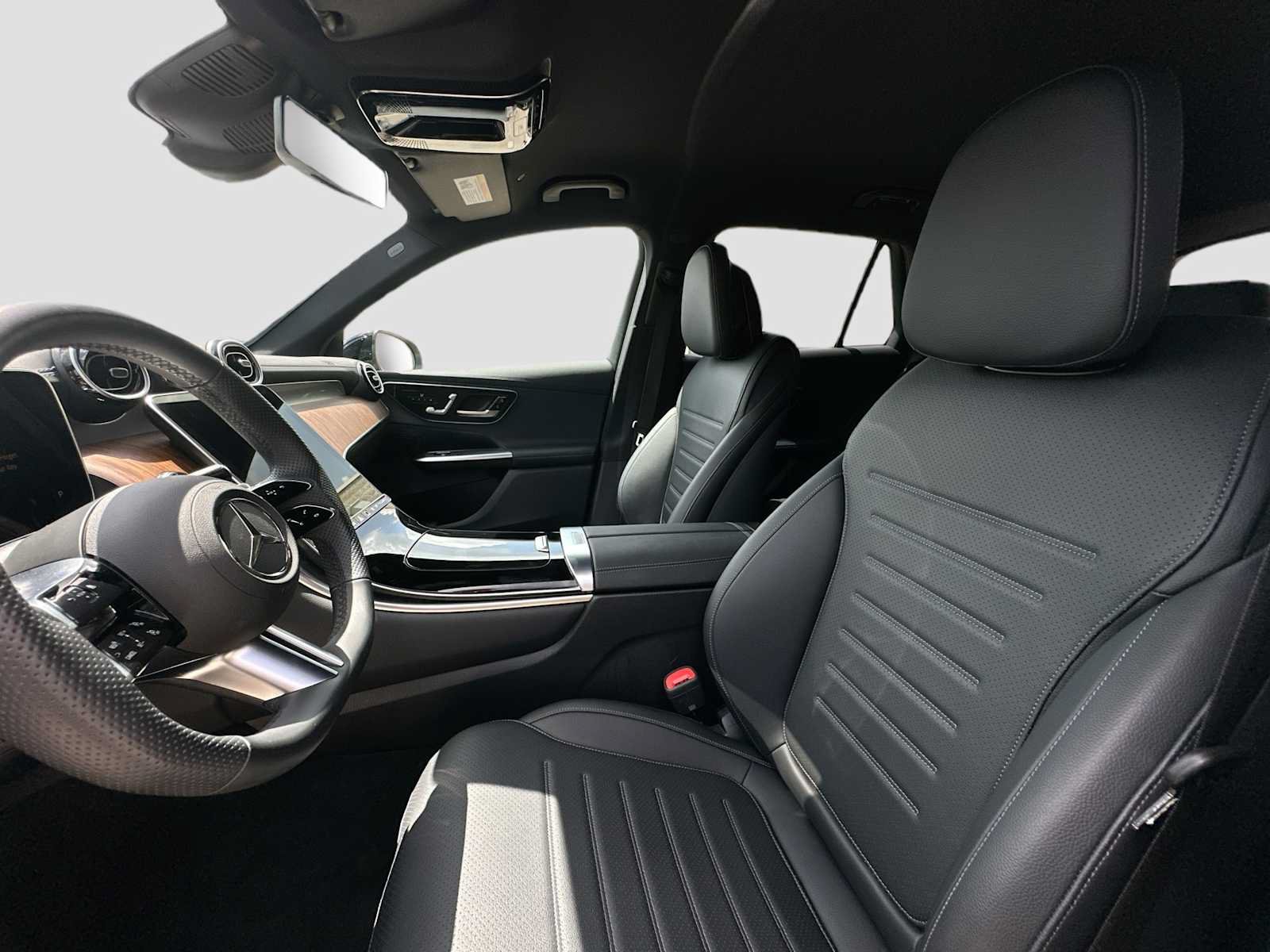 Used 2025 Mercedes-Benz GLC 300 4MATIC w/ AMG Line image 21