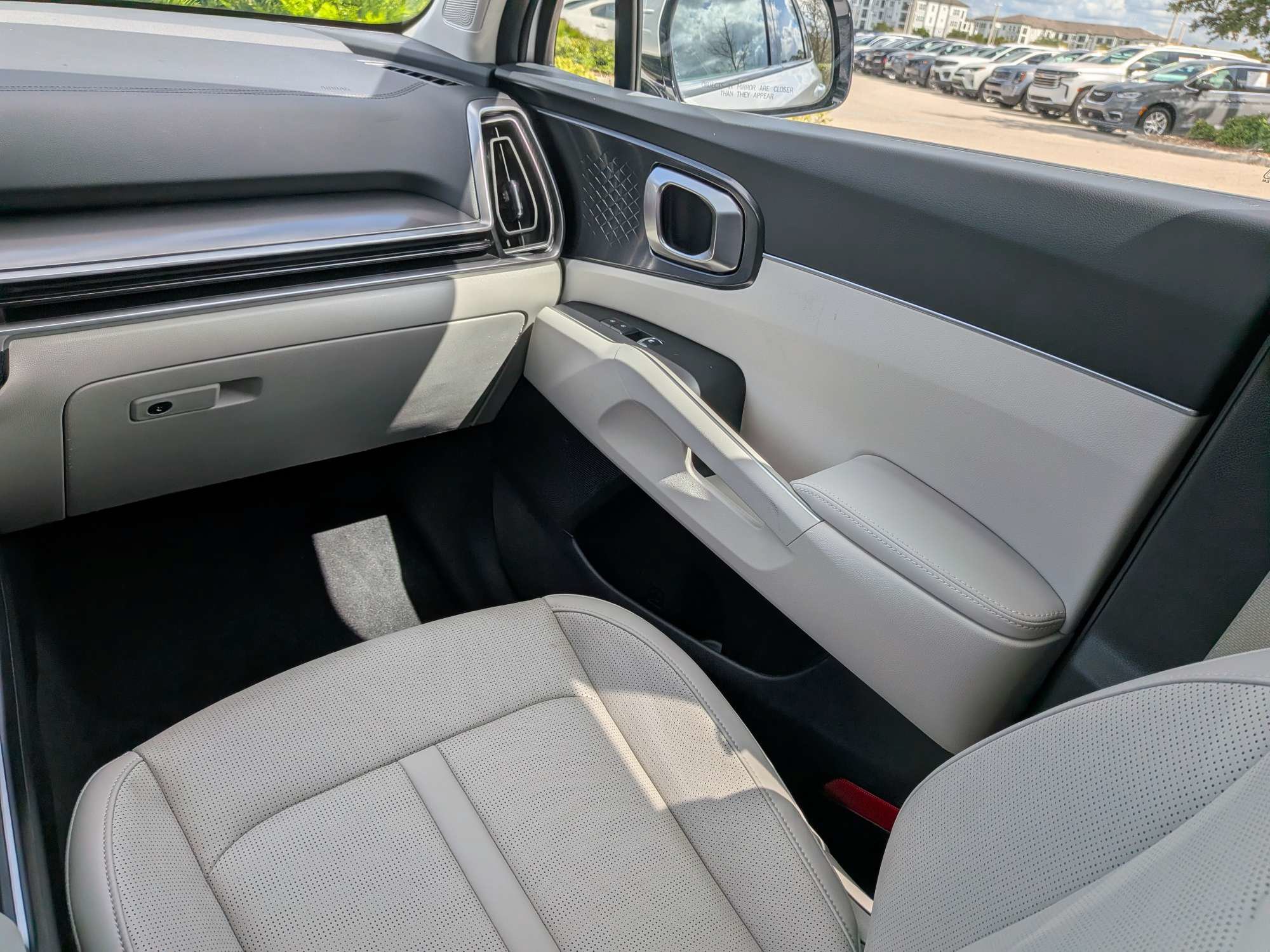 Certified 2025 Kia Sorento S w/ Panoramic Sunroof Package FWD image 21