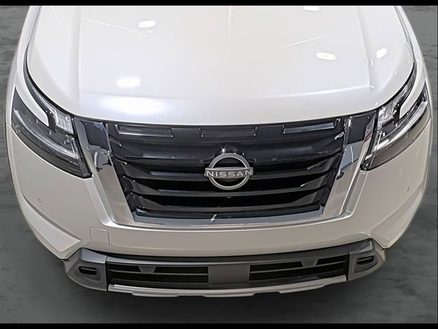 Used 2024 Nissan Pathfinder Platinum AWD/4WD image 17