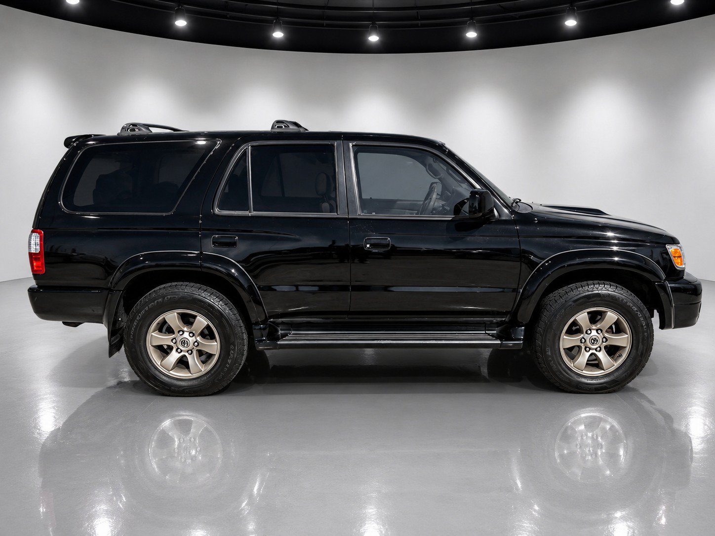 Used 2000 Toyota 4Runner SR5 w/ Upgrade Value Pkg 2 AWD/4WD image 5