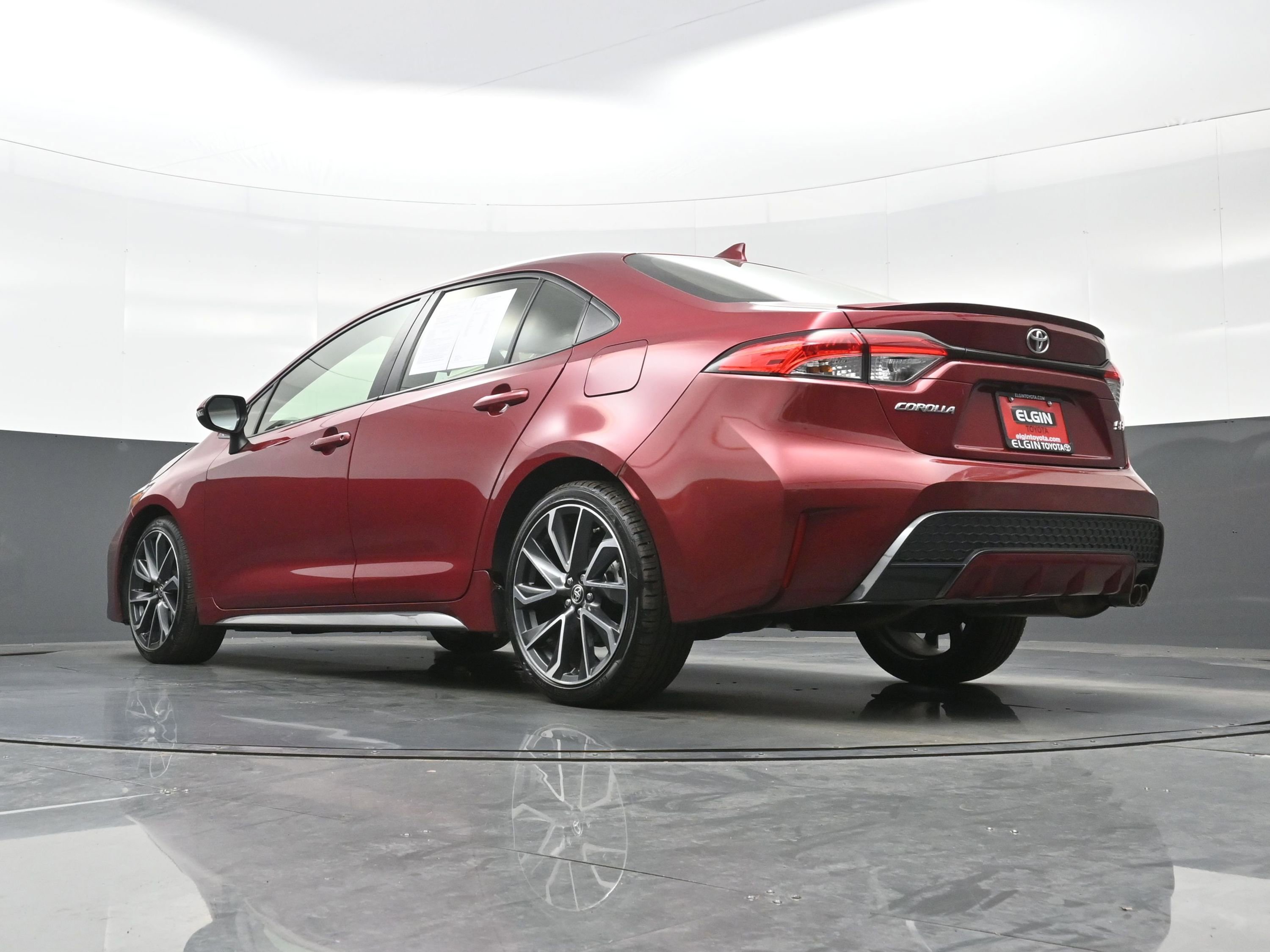 Used 2022 Toyota Corolla SE w/ Carpet Mat Package (TMS) FWD image 28