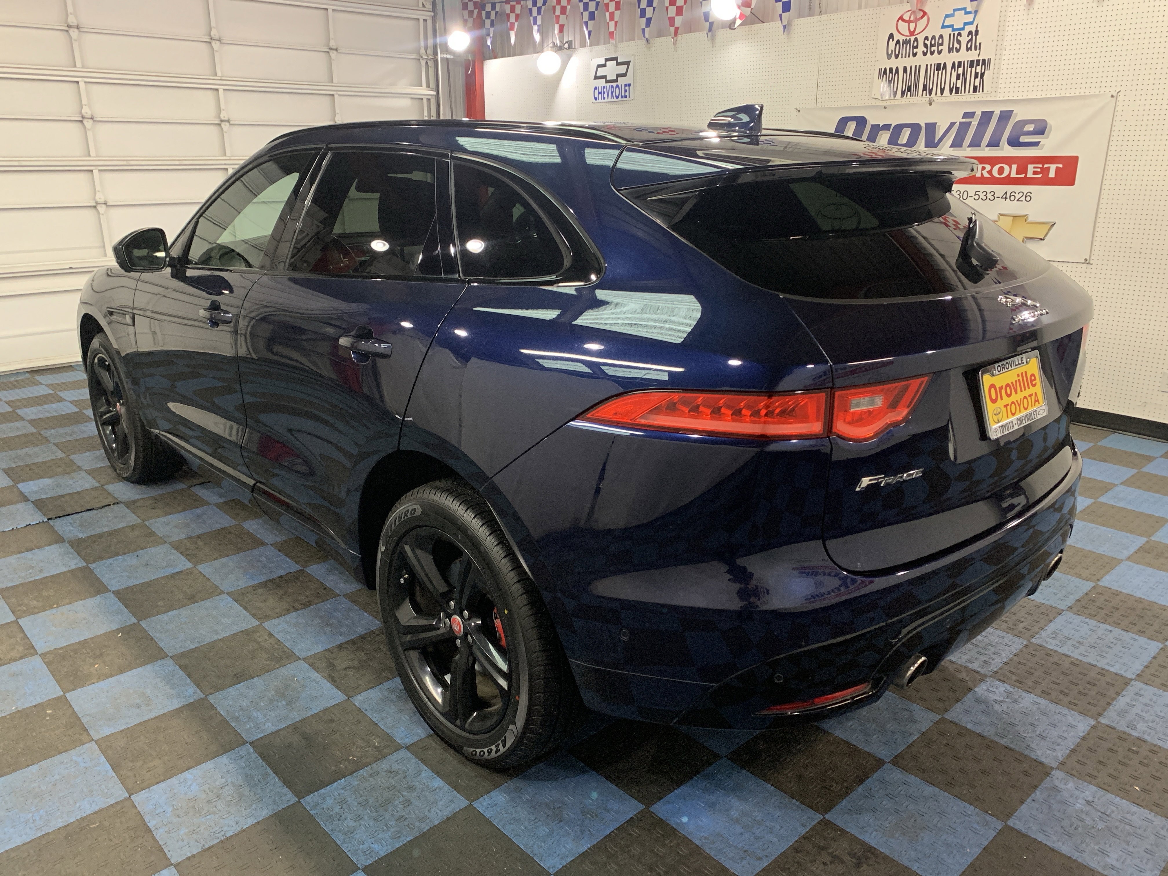 Used 2017 Jaguar F-PACE S AWD/4WD image 3