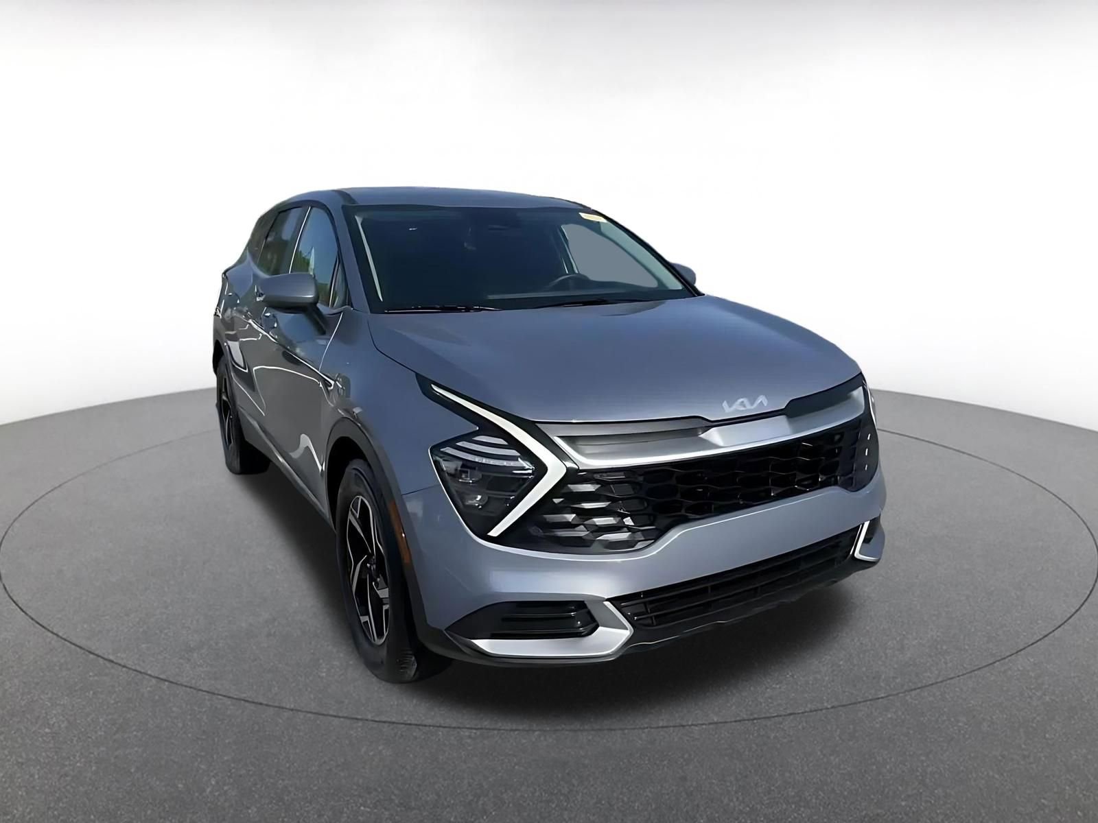 Used 2025 Kia Sportage LX FWD image 3