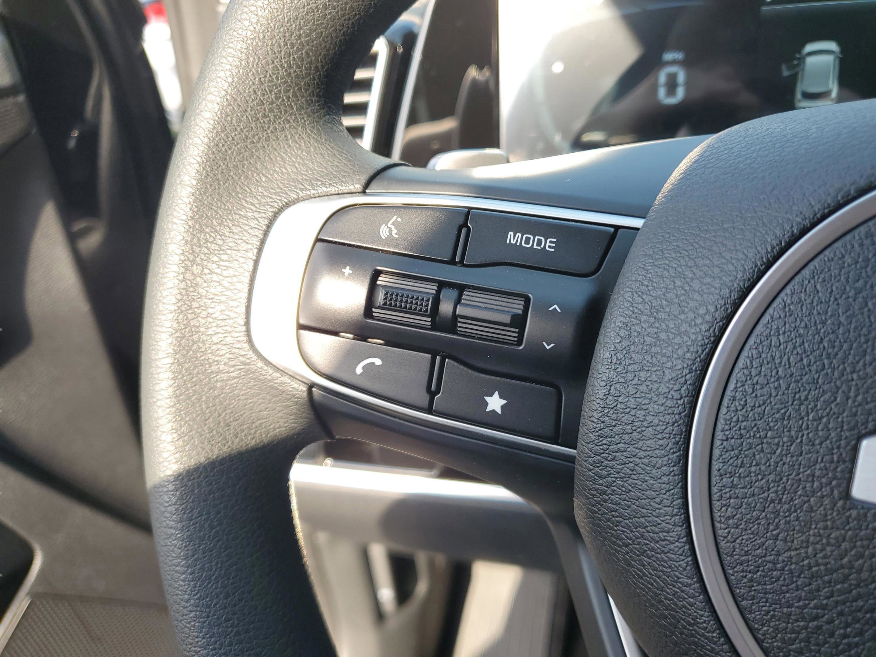 New 2025 Kia Sportage LX image 9