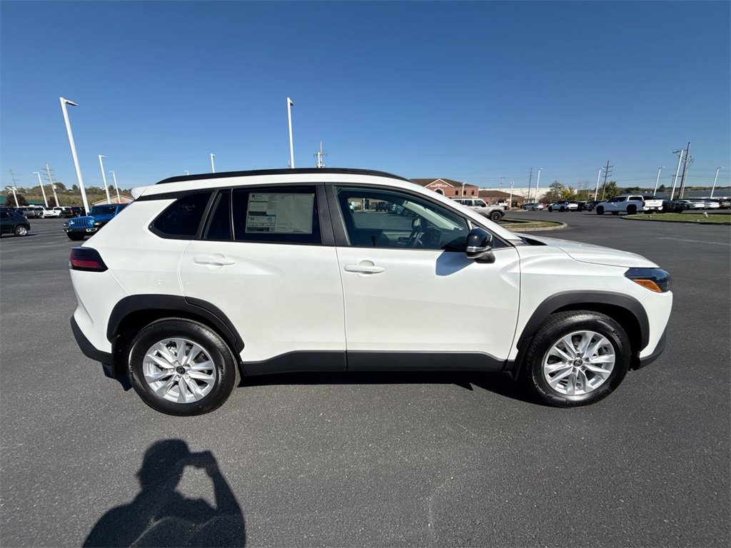 New 2026 Toyota Corolla Cross LE image 9