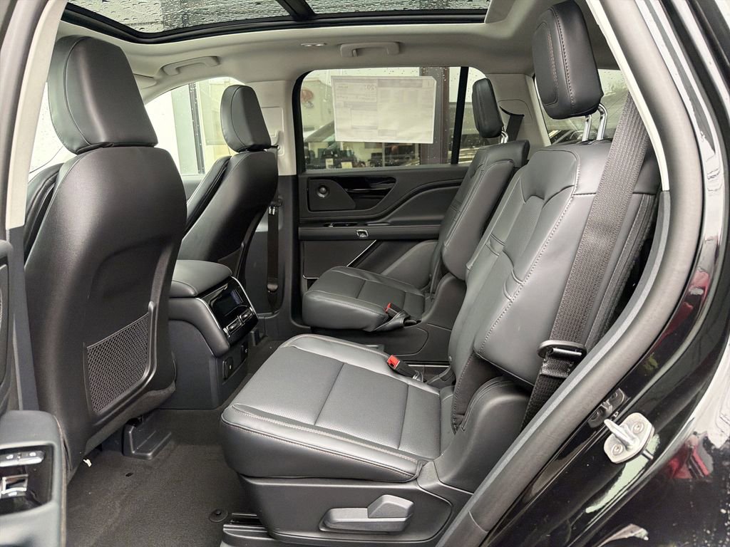 New 2026 Lincoln Aviator AWD image 6