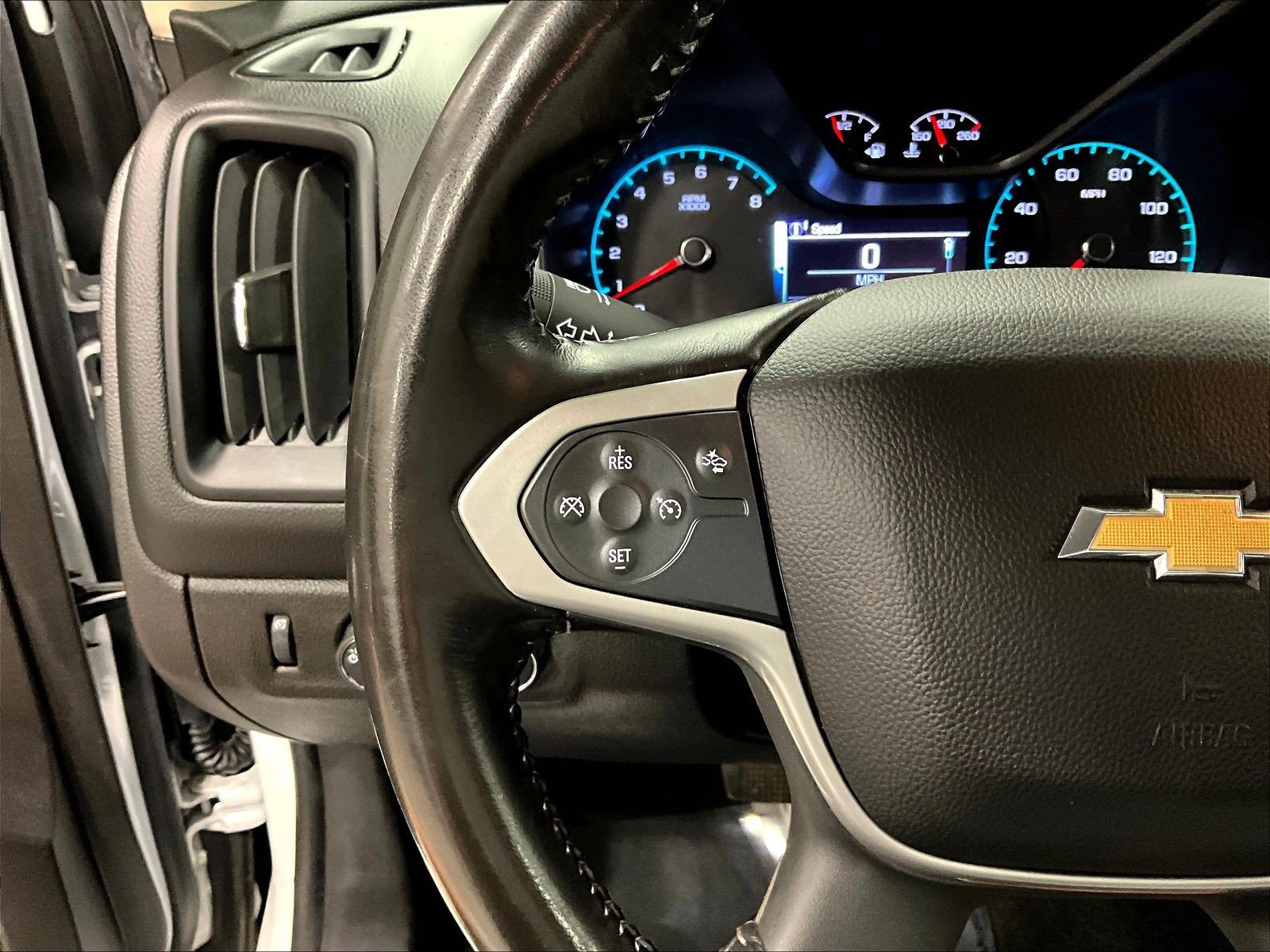 Used 2017 Chevrolet Colorado LT w/ Luxury Package, Chrome AWD/4WD image 12