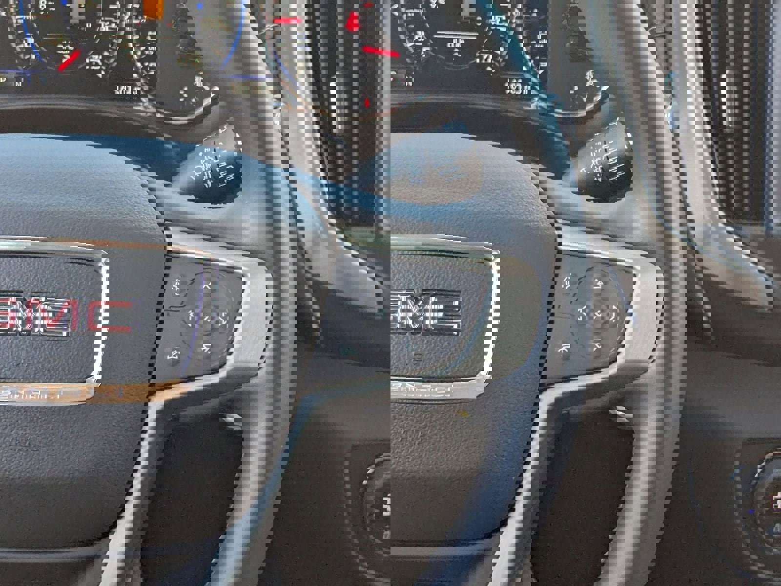 Used 2024 GMC Terrain Denali w/ Black Diamond Edition image 21