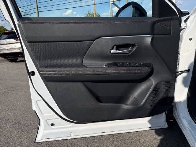 New 2027 Nissan Kicks SR w/ SR Premium Package AWD/4WD image 12