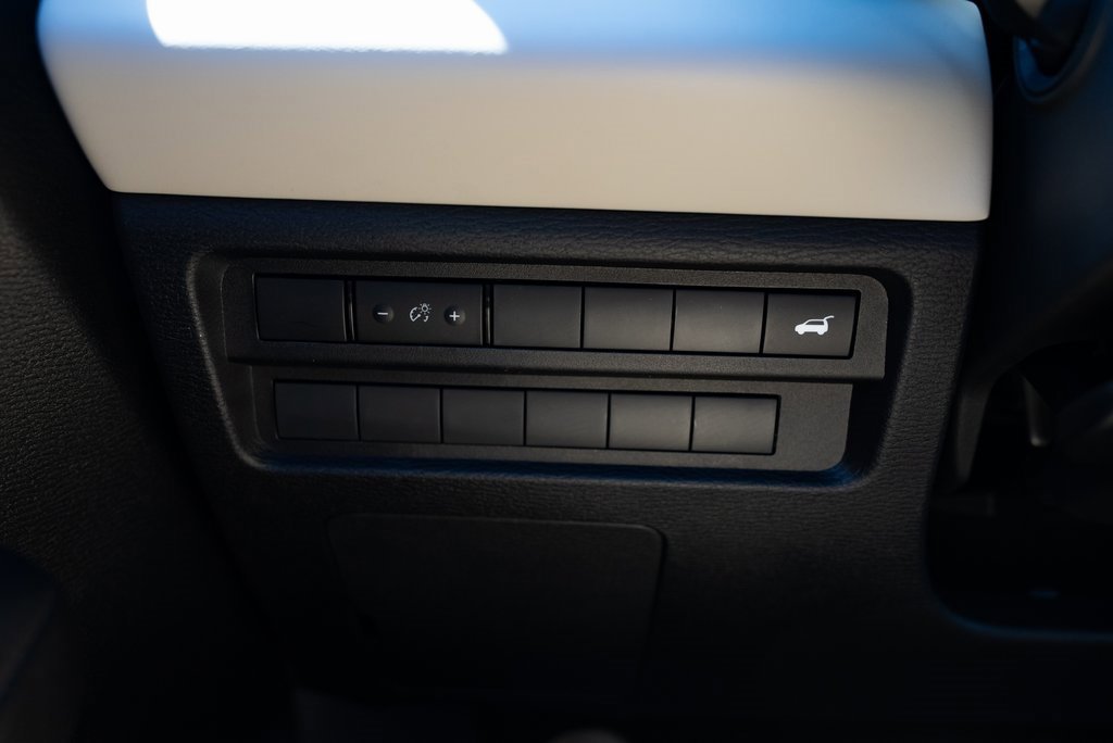 New 2025 Mitsubishi Outlander SEL image 13