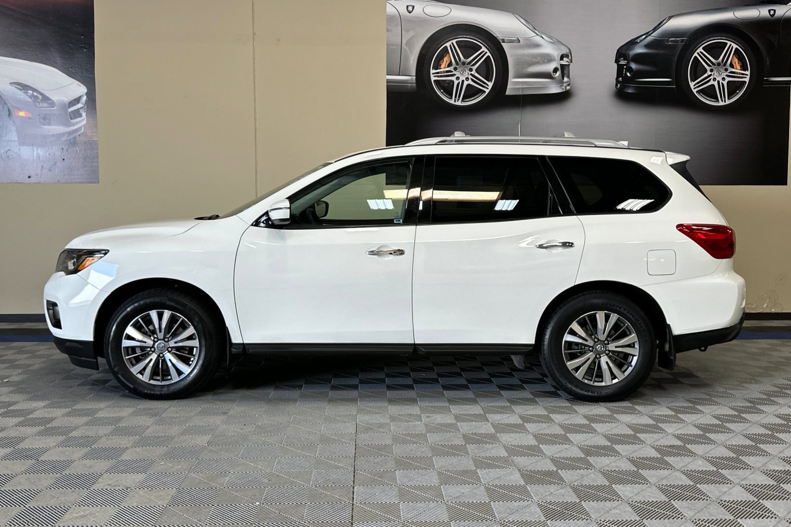 Used 2019 Nissan Pathfinder S image 7