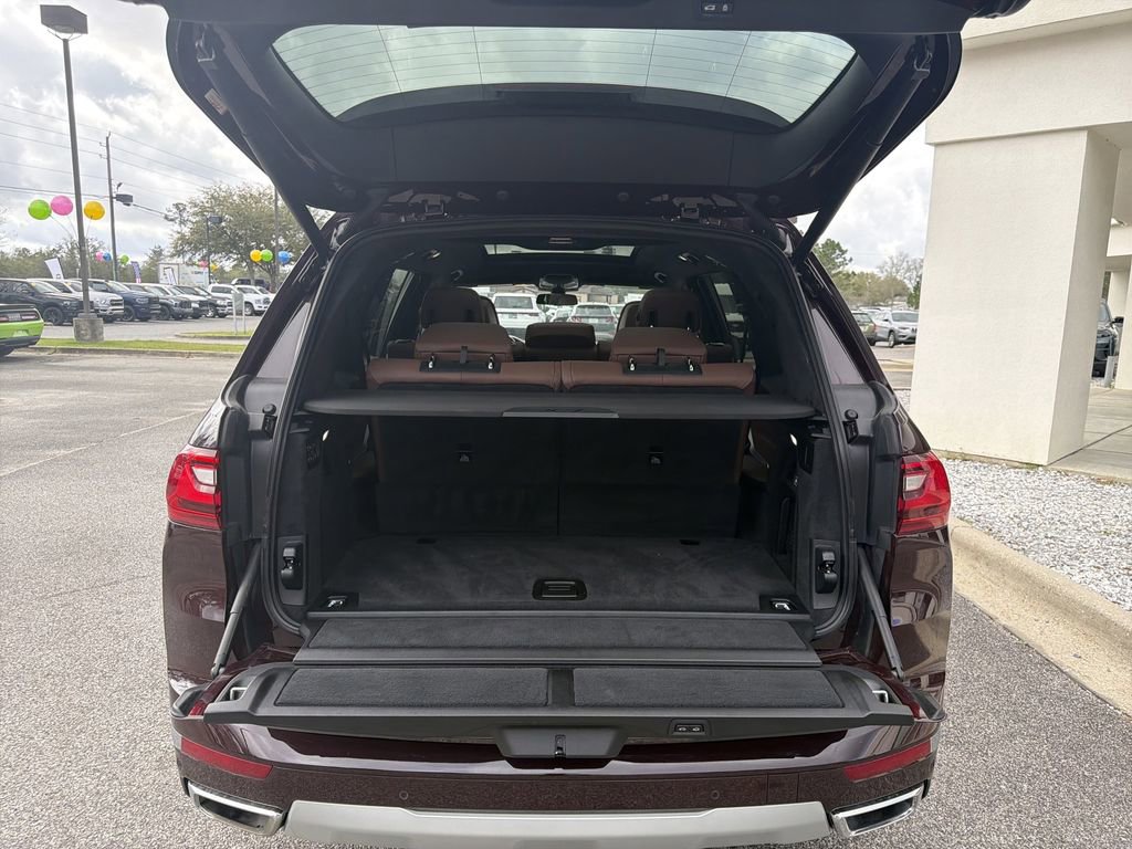 Used 2022 BMW X7 xDrive40i w/ Executive Package image 19
