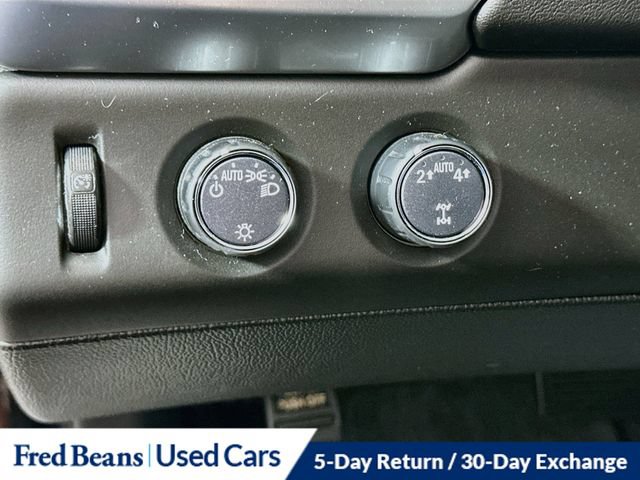 Used 2019 Chevrolet Suburban LT AWD/4WD image 15