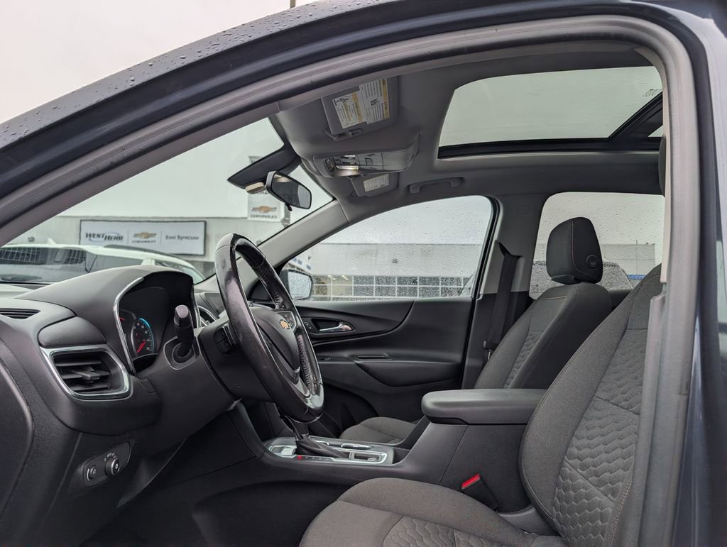 Used 2018 Chevrolet Equinox LT w/ Sun & Infotainment Package image 9