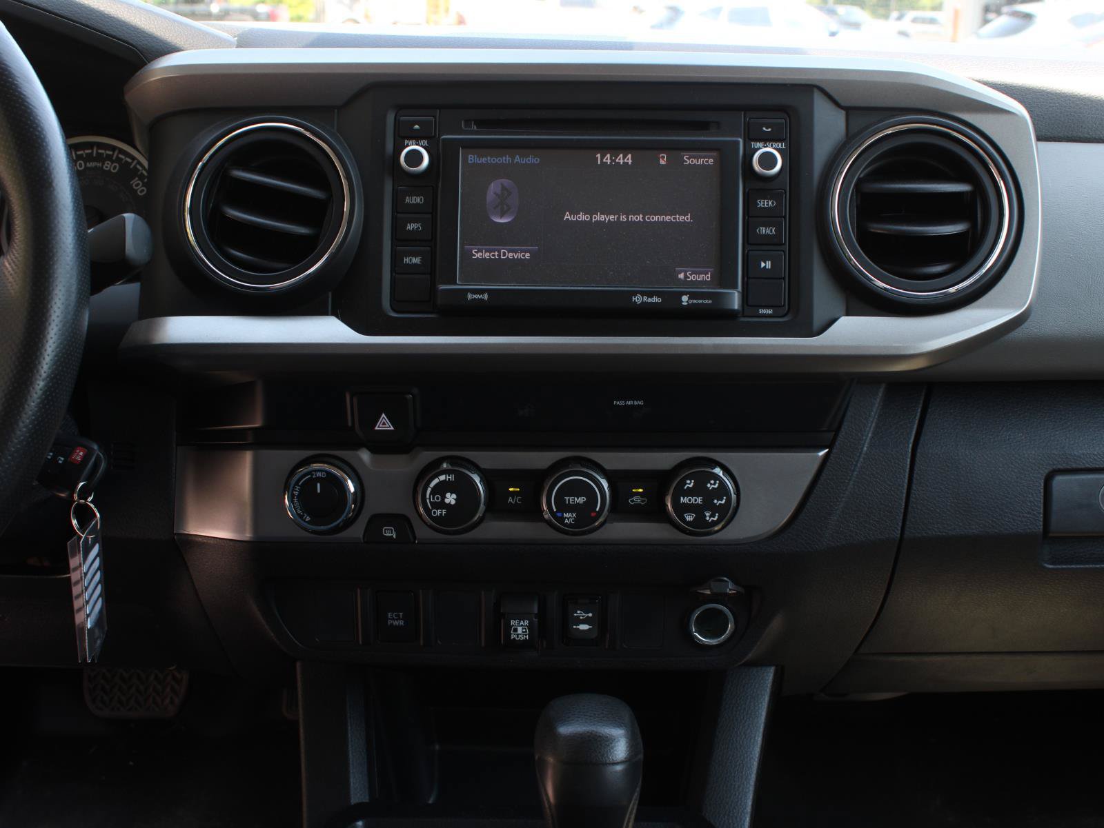 Used 2019 Toyota Tacoma SR5 AWD/4WD image 10