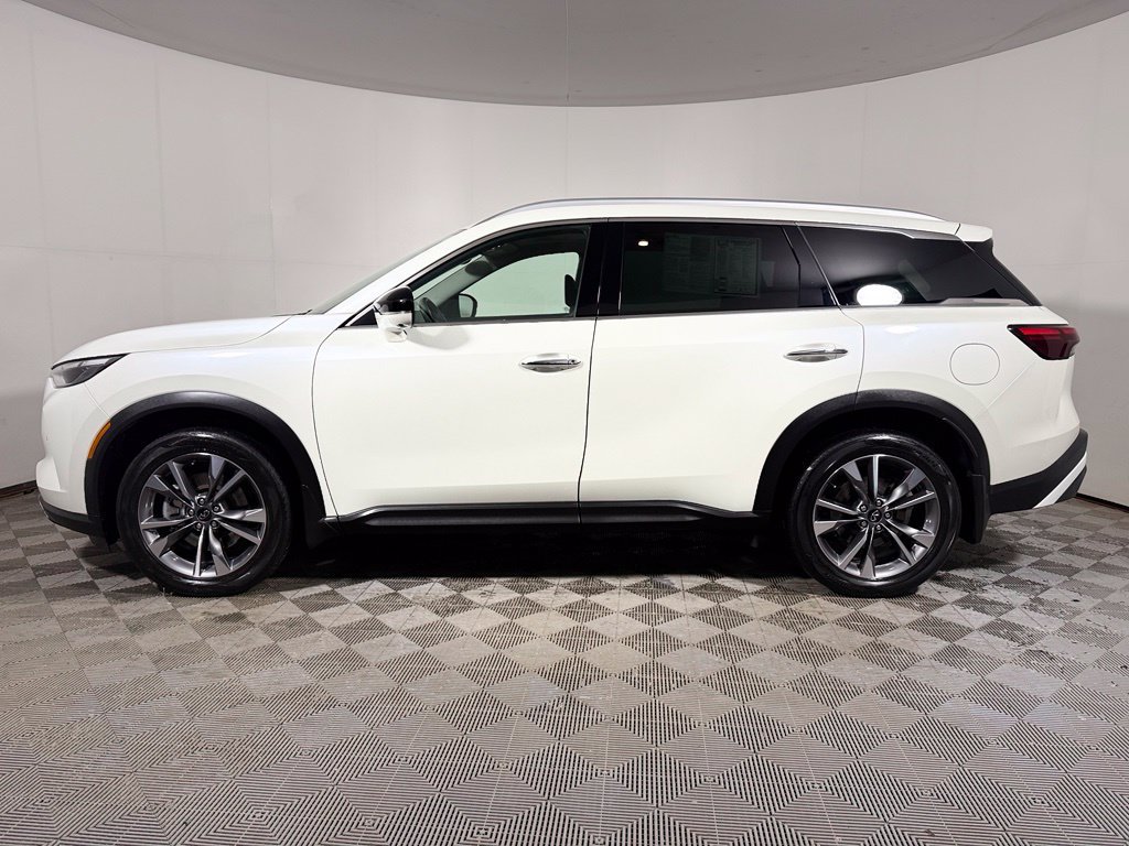 Used 2023 INFINITI QX60 Luxe AWD/4WD image 3