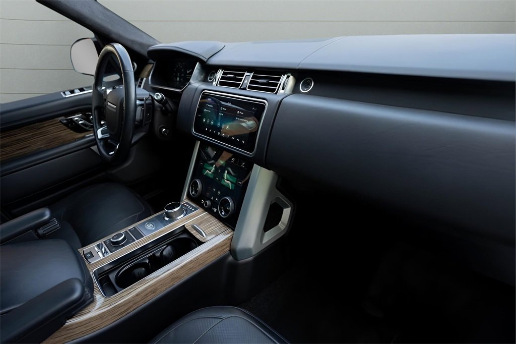 Used 2020 Land Rover Range Rover HSE image 32