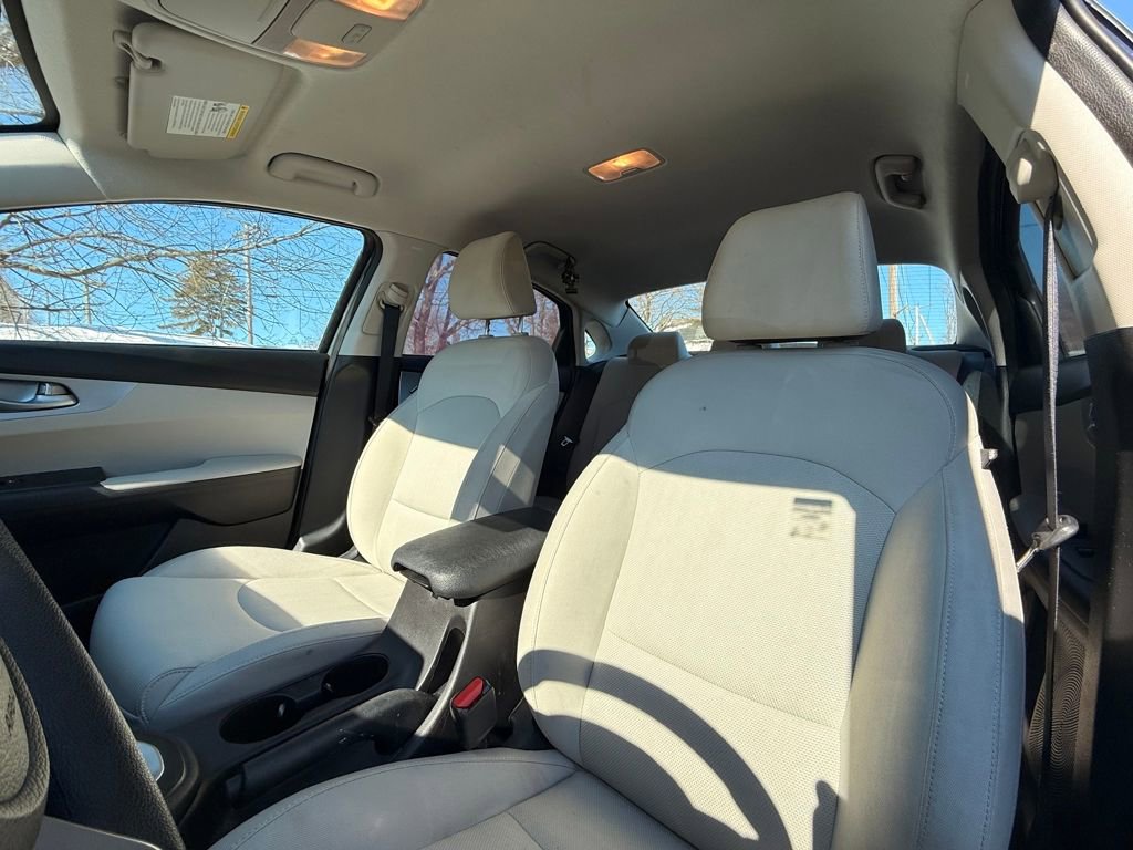 Used 2022 Kia Forte LXS w/ LXS Technology Package image 24