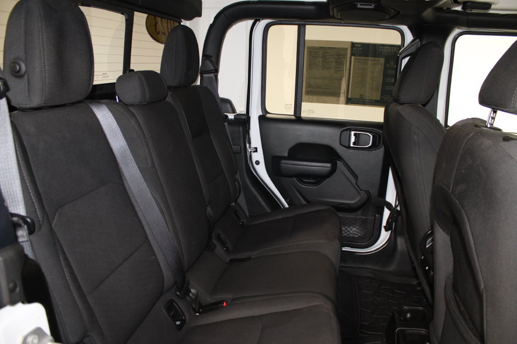Used 2023 Jeep Gladiator Sport AWD/4WD image 26