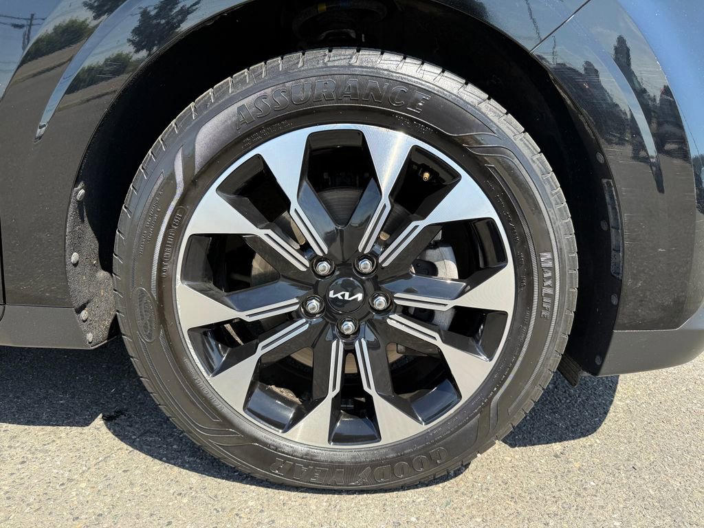 Used 2022 Kia Carnival EX FWD image 9