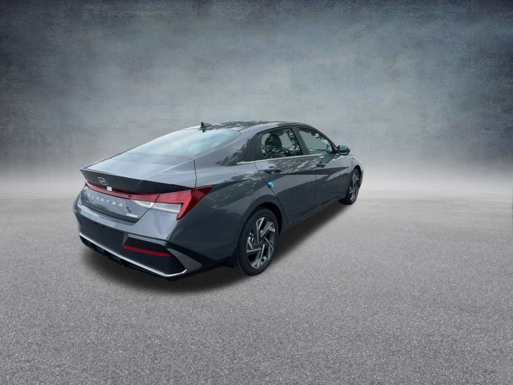 New 2025 Hyundai Elantra Limited image 21